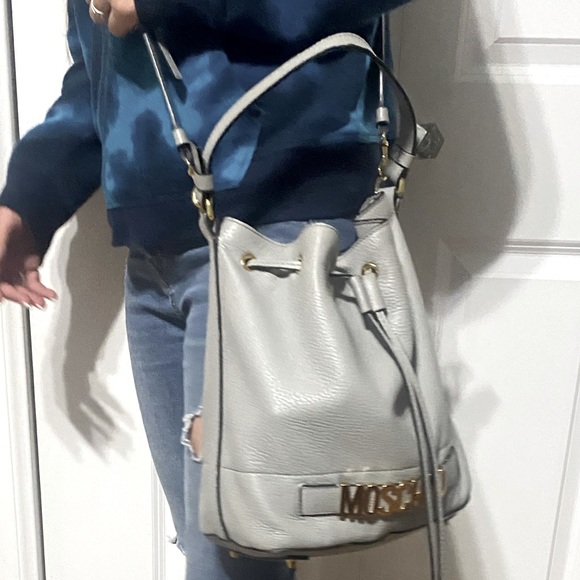 Moschino leather bucket bag preloved. - Picture 13 of 16